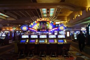 Play Caribbean Stud Poker in Las Vegas